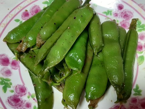 おつまみ♪えんどう豆のガリバタ炒め